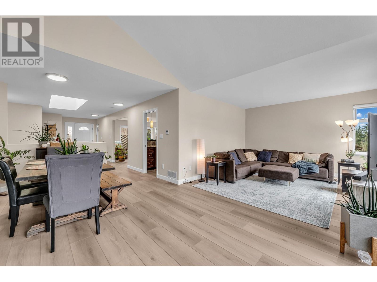 74 Shoreline Circle, Port Moody, British Columbia  V3H 5B3 - Photo 7 - R2983705