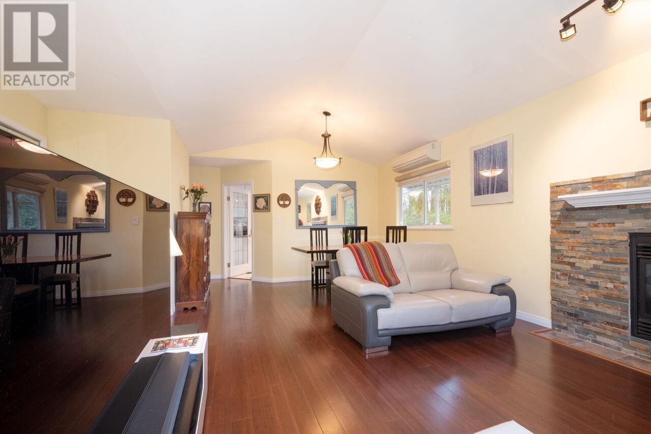 6873 4th Street, Burnaby, British Columbia  V5E 4J3 - Photo 12 - R2983717