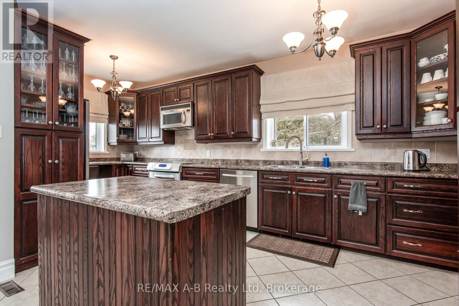 22 Mill Street E, Perth East, Ontario  N0K 1M0 - Photo 14 - X12051754