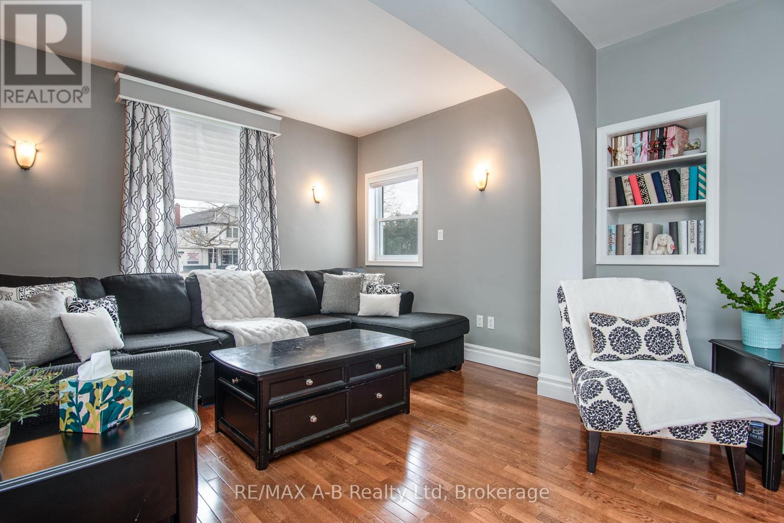 22 Mill Street E, Perth East, Ontario  N0K 1M0 - Photo 9 - X12051754