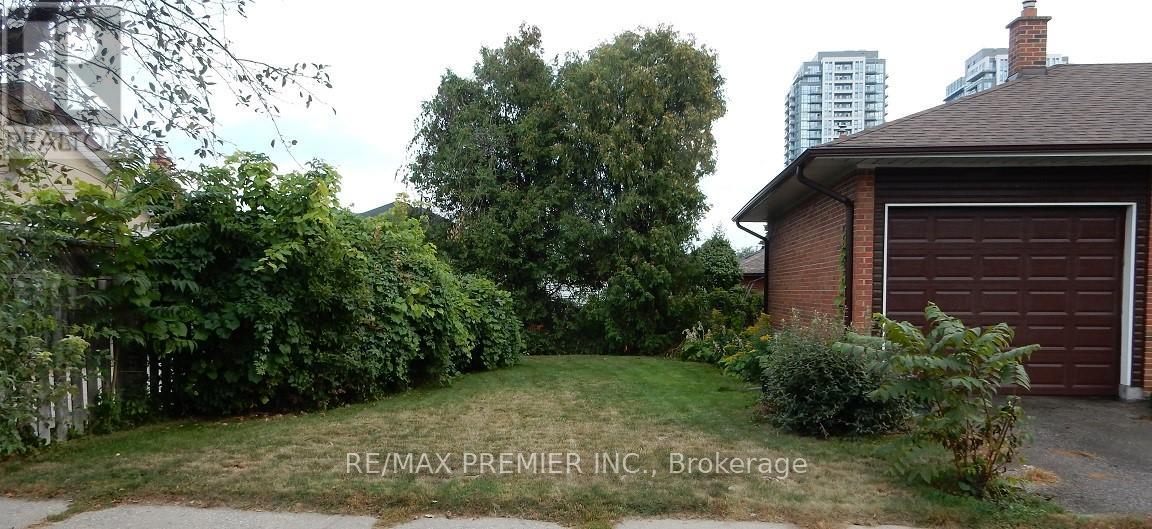 Property at 33 WARNICA AVENUE image 5