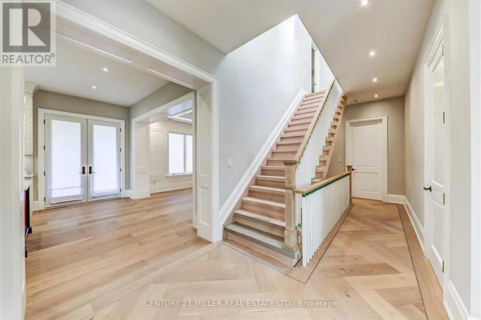 477 Candler Road, Oakville, Ontario  L6J 2V5 - Photo 9 - W12051737