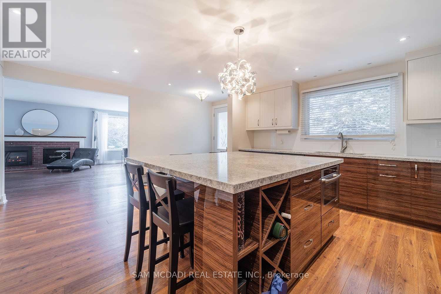 Property at 1730 SUNNINGDALE BEND image 3