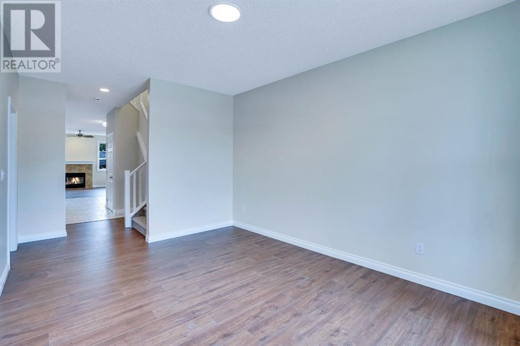 Property at 2035 41 Street SE image 4