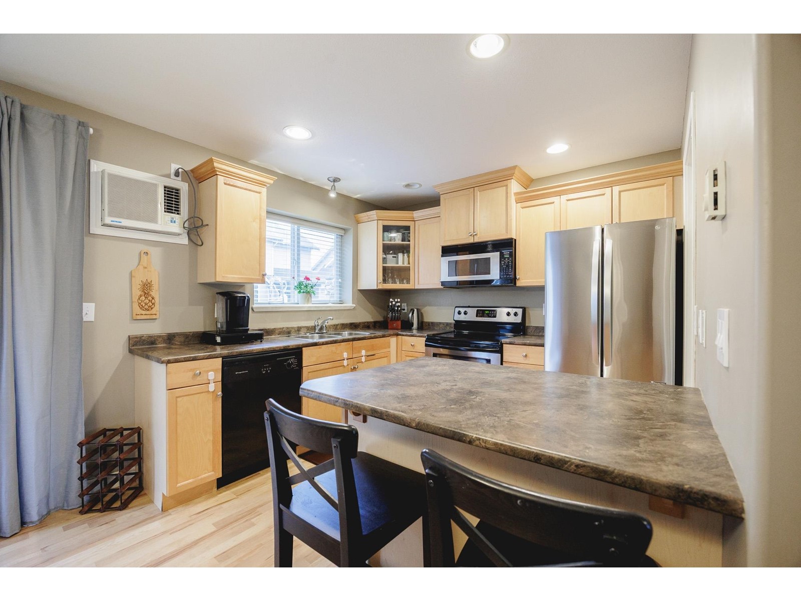 Property at 12 5965 JINKERSON ROAD image 4