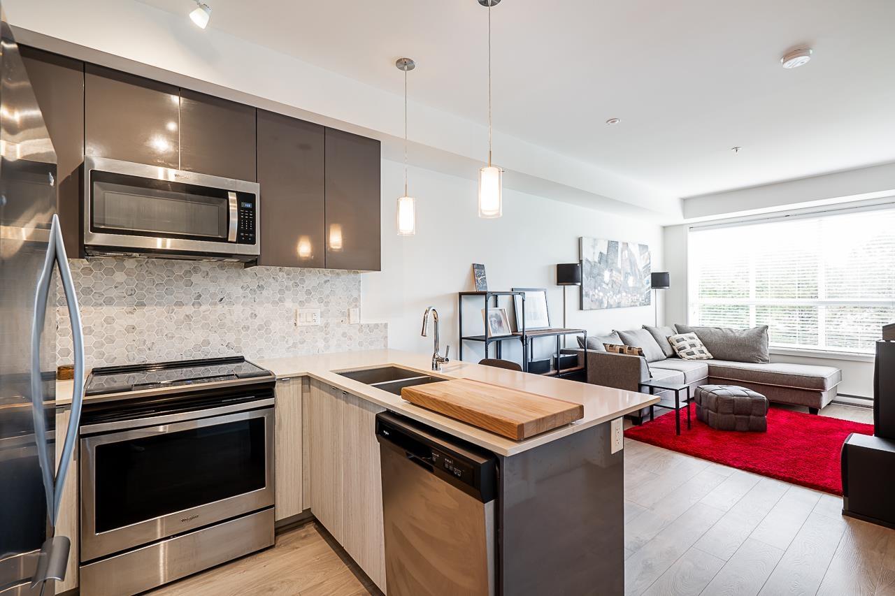 202 6438 195a Street, Surrey, British Columbia  V4N 6R5 - Photo 2 - R2983462