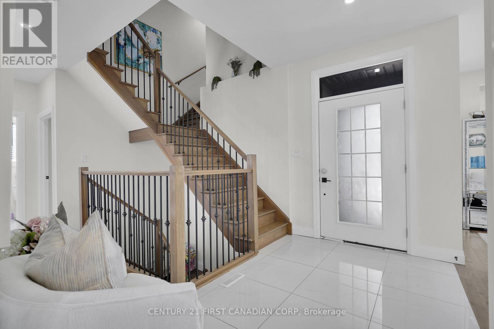 Photo 6 of 42 for 3500 Emily Carr Lane