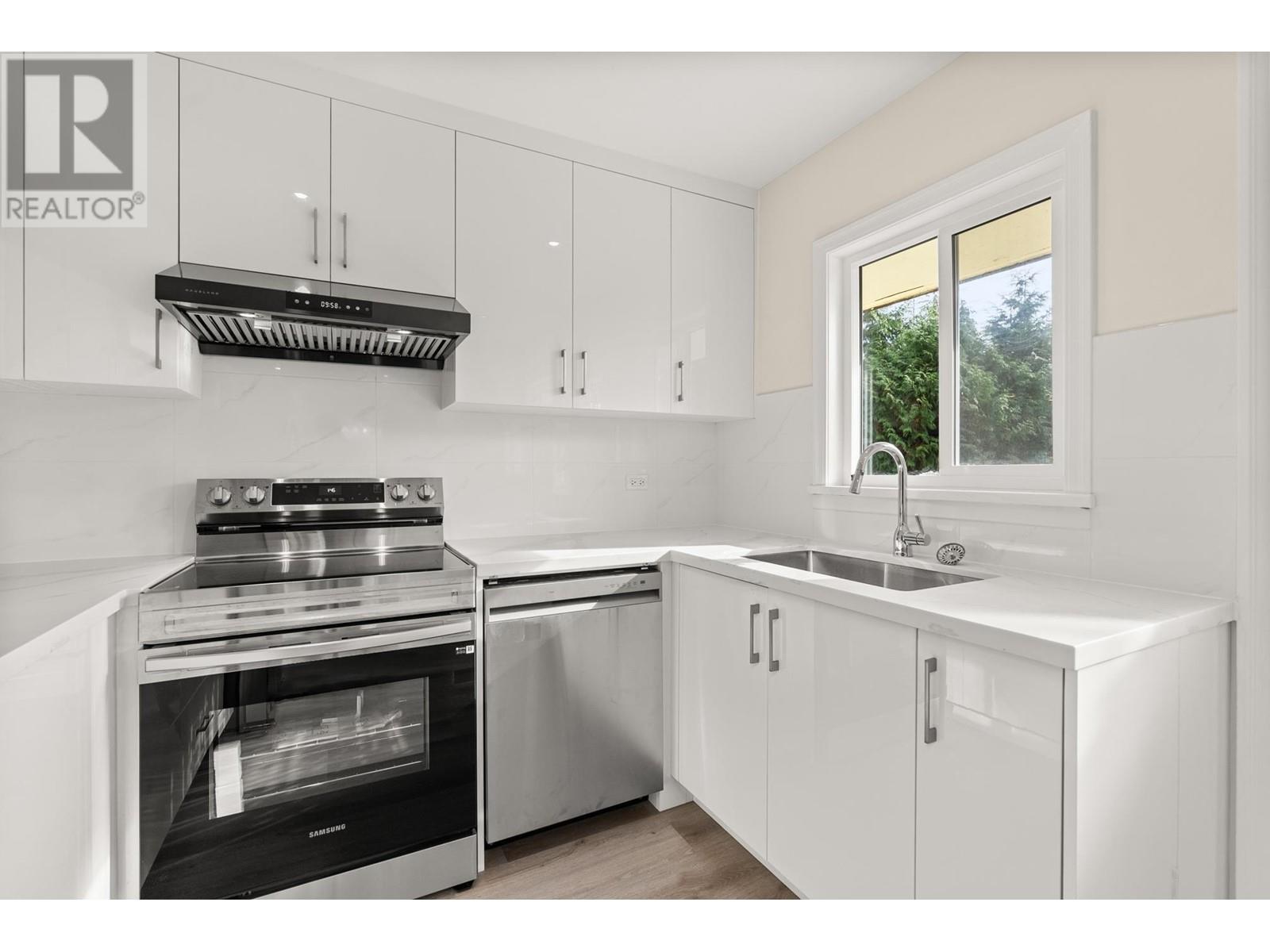 1285 Langdale Drive, North Vancouver, British Columbia  V7R 1Z8 - Photo 11 - R2983732