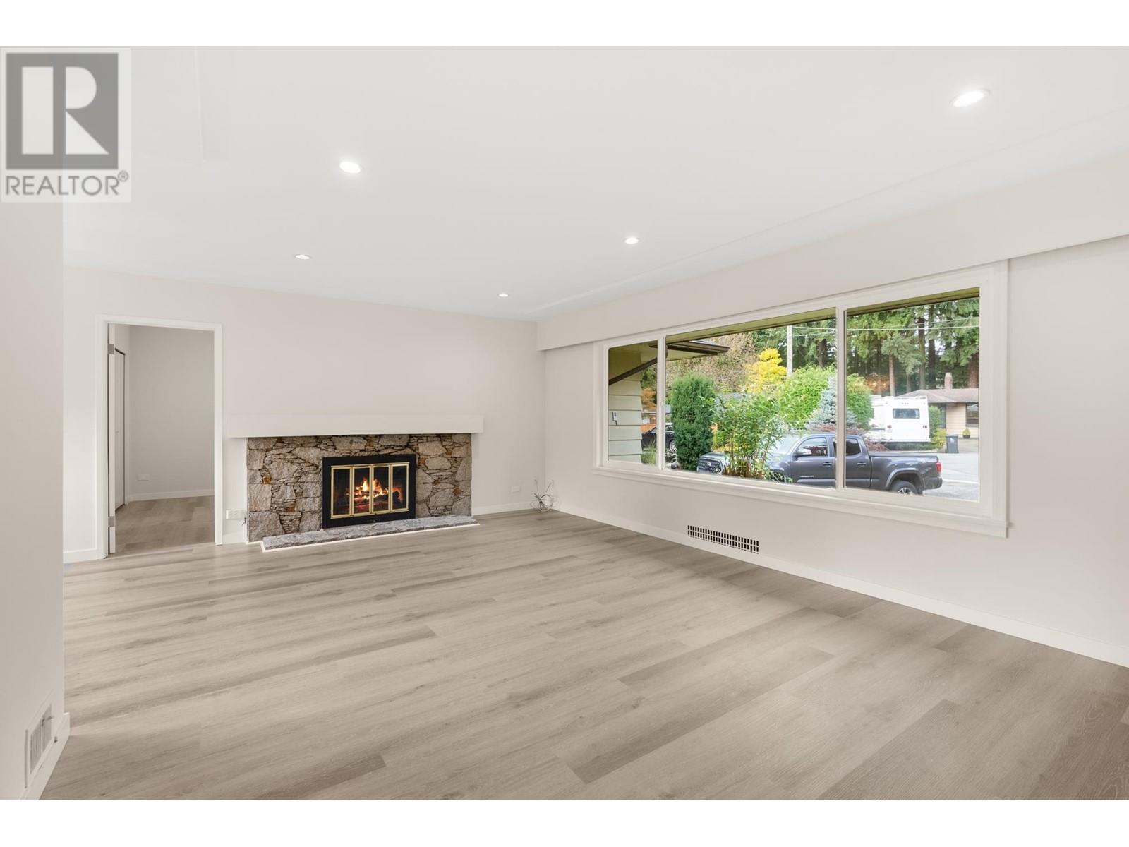 Property at 1285 LANGDALE DRIVE image 3