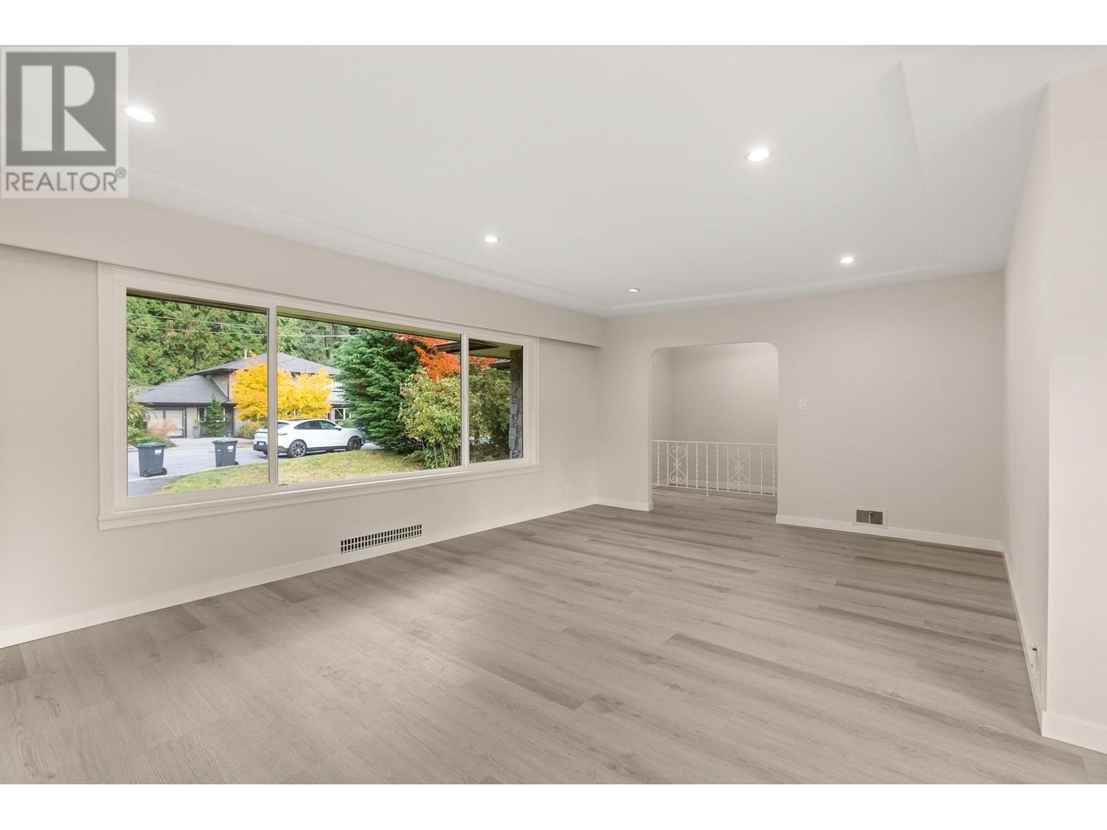 Property at 1285 LANGDALE DRIVE image 4