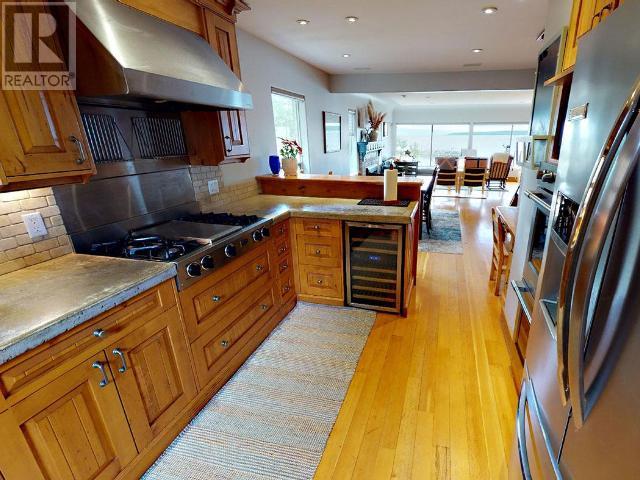 Property at 4557 WILLINGDON AVE image 5