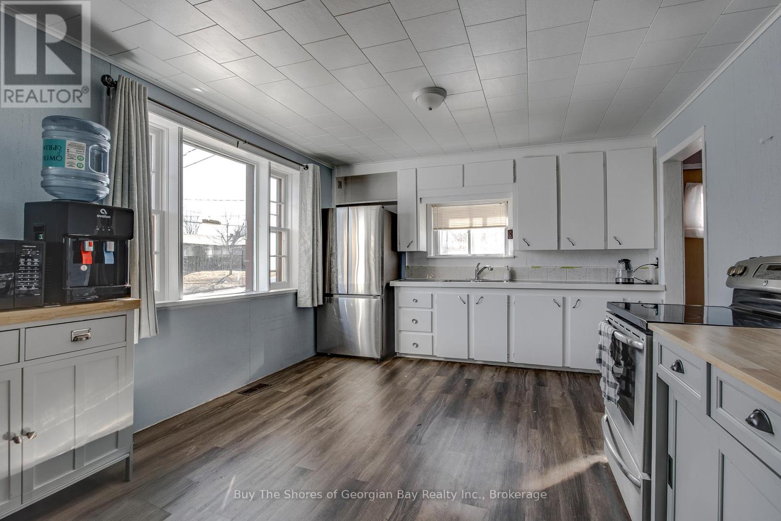 Property at 94 EIGHTH STREET image 3