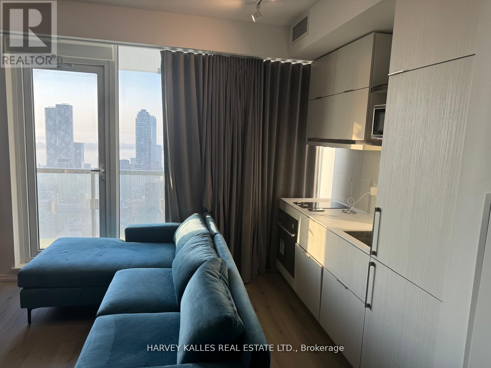 4908 - 197 Yonge Street, Toronto, Ontario  M5B 0C1 - Photo 2 - C12051864