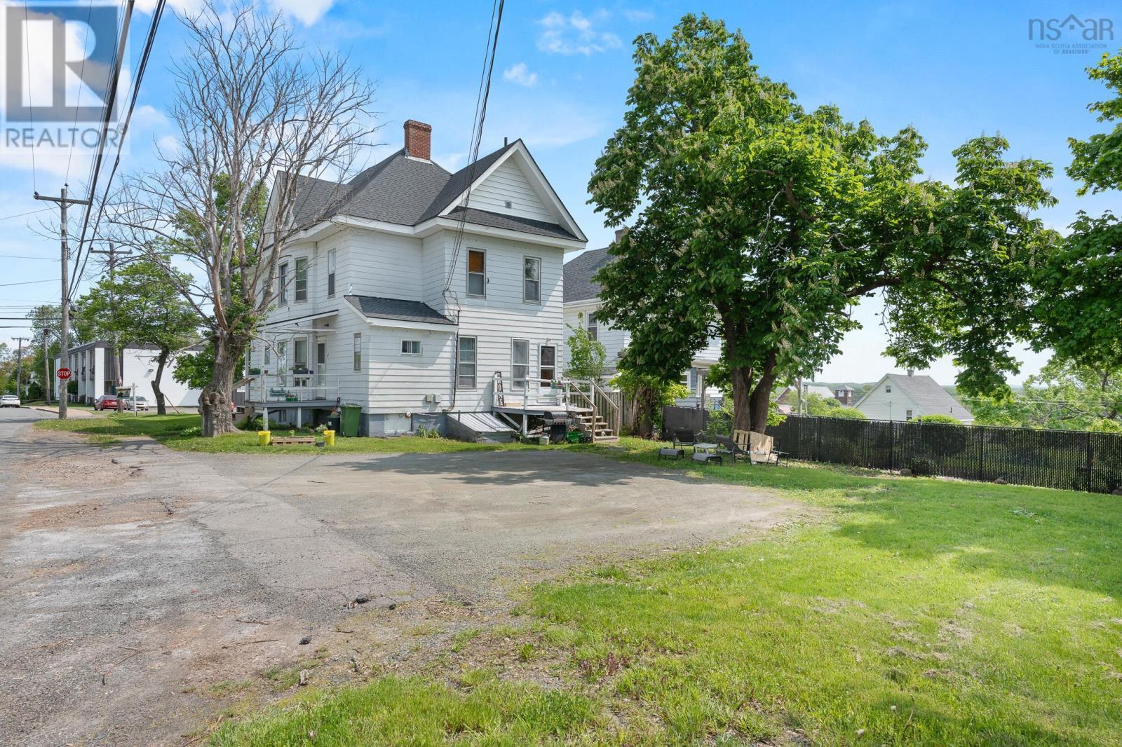 105 Park Street, Stellarton, Nova Scotia  B0K 1S0 - Photo 2 - 202506318