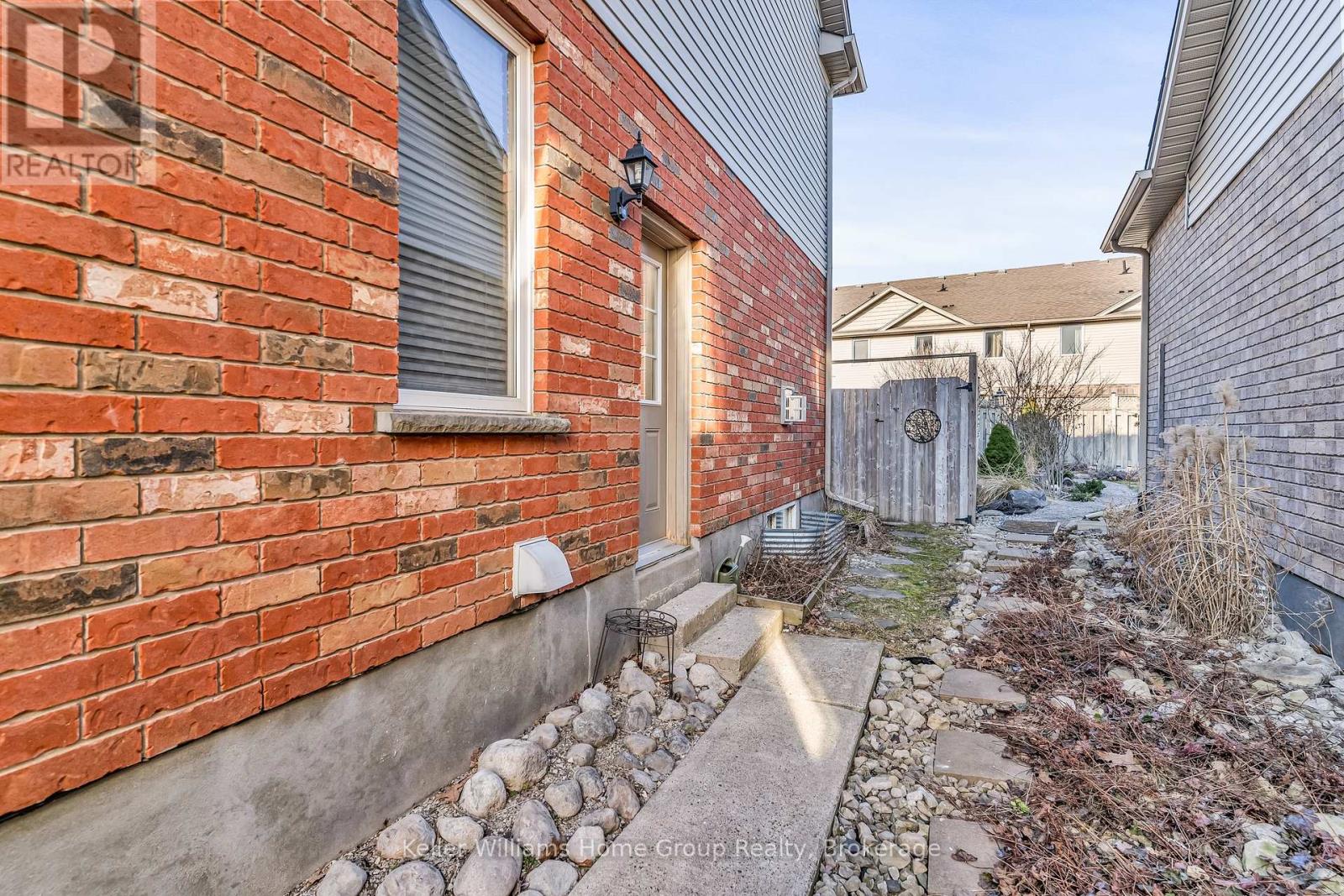 312 Colonial Drive, Guelph, Ontario  N1L 0C8 - Photo 41 - X12009618