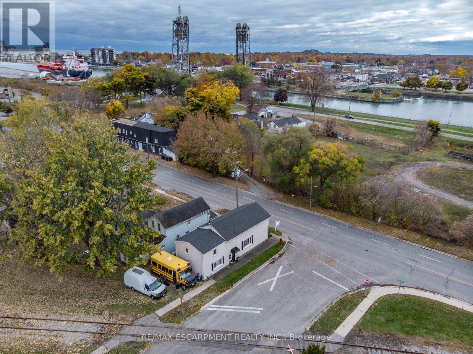 Property at 293 WELLAND STREET image 3