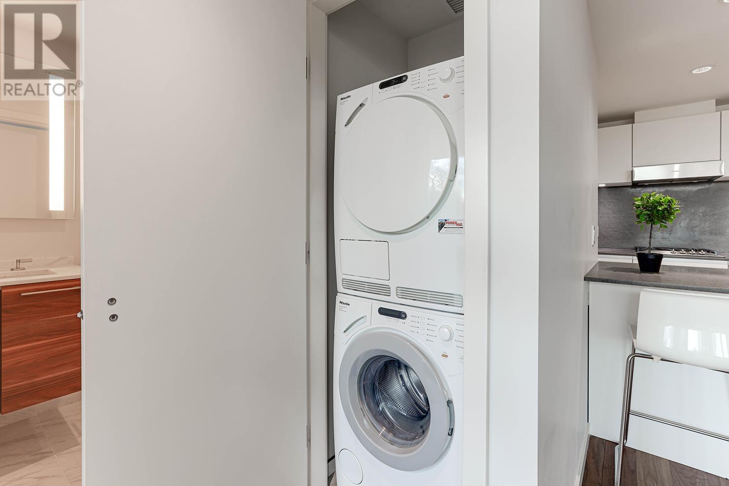 Listing Picture 27 of 39 : 520 8488 CORNISH STREET, Vancouver / 溫哥華 - 魯藝地產 Yvonne Lu Group - MLS Medallion Club Member