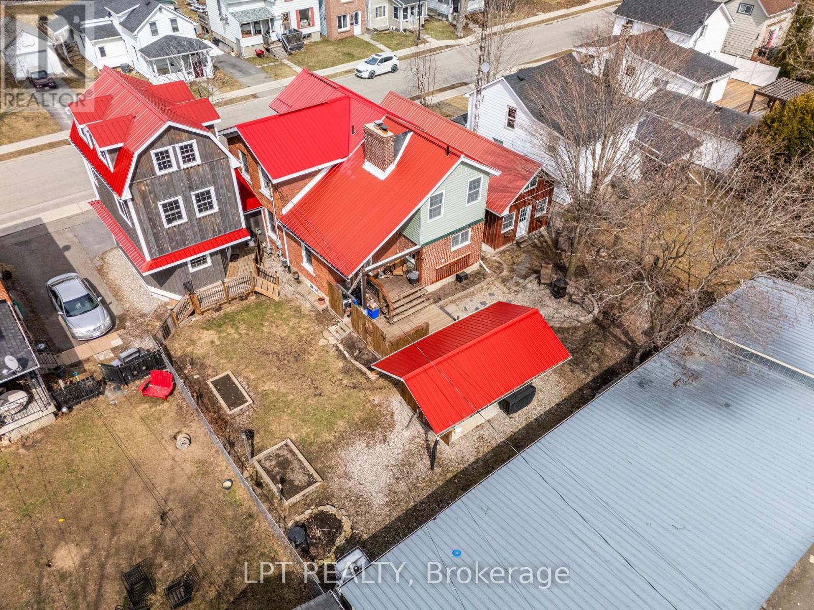 277 Brock Street, Gananoque, Ontario  K7G 1K5 - Photo 3 - X12051892