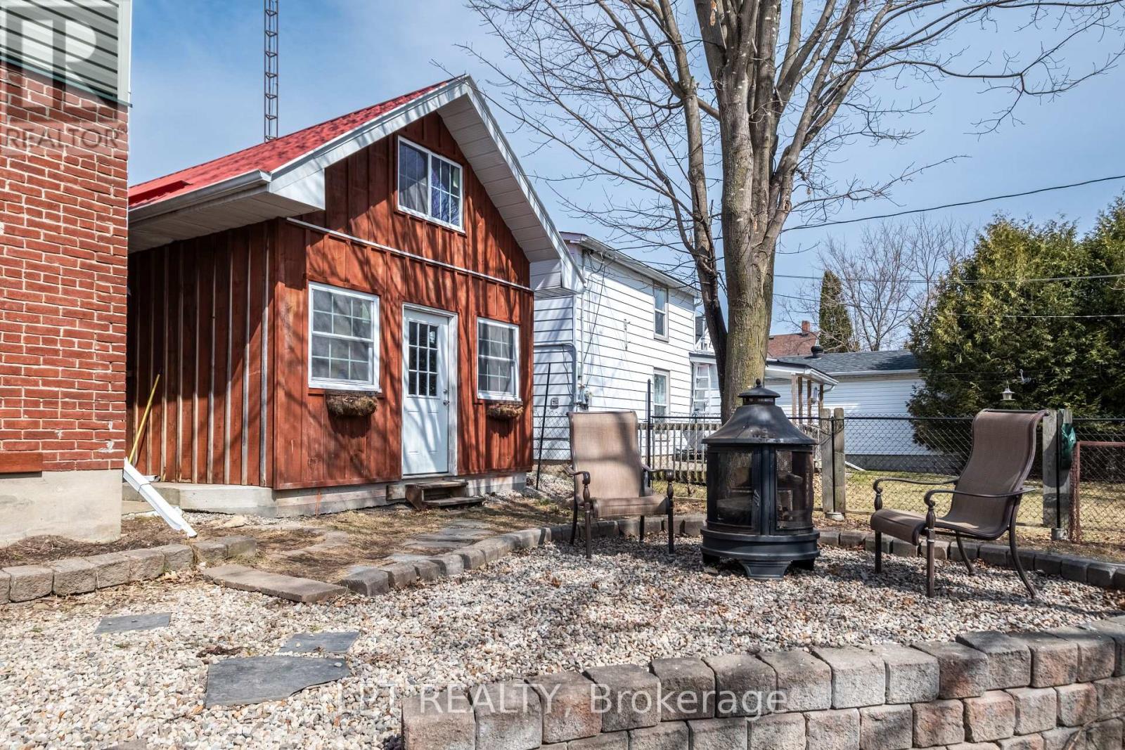 277 Brock Street, Gananoque, Ontario  K7G 1K5 - Photo 35 - X12051892