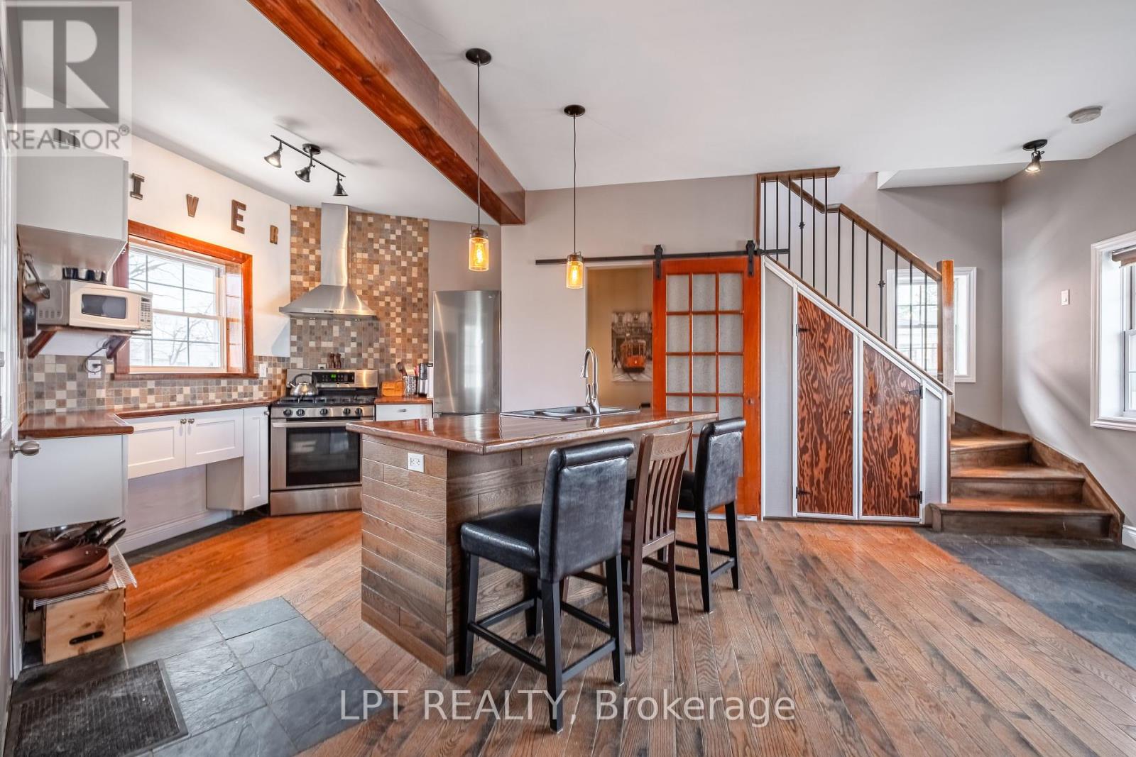 277 Brock Street, Gananoque, Ontario  K7G 1K5 - Photo 7 - X12051892