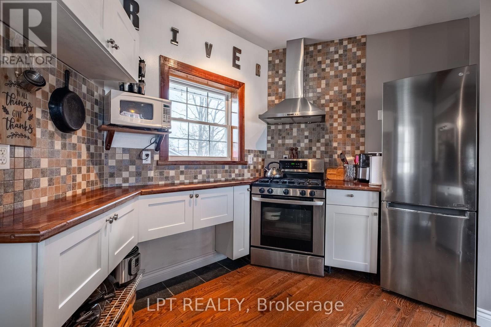 277 Brock Street, Gananoque, Ontario  K7G 1K5 - Photo 8 - X12051892