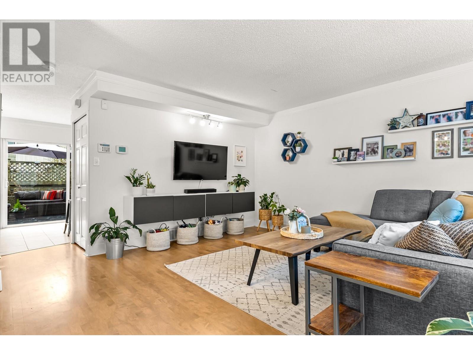 111 9061 Horne Street, Burnaby, British Columbia  V3N 4L2 - Photo 3 - R2983796