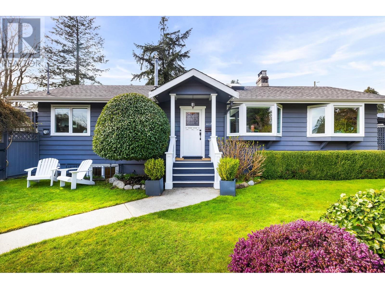 630 E 12th Street, North Vancouver, British Columbia  V7L 2K6 - Photo 1 - R2983740