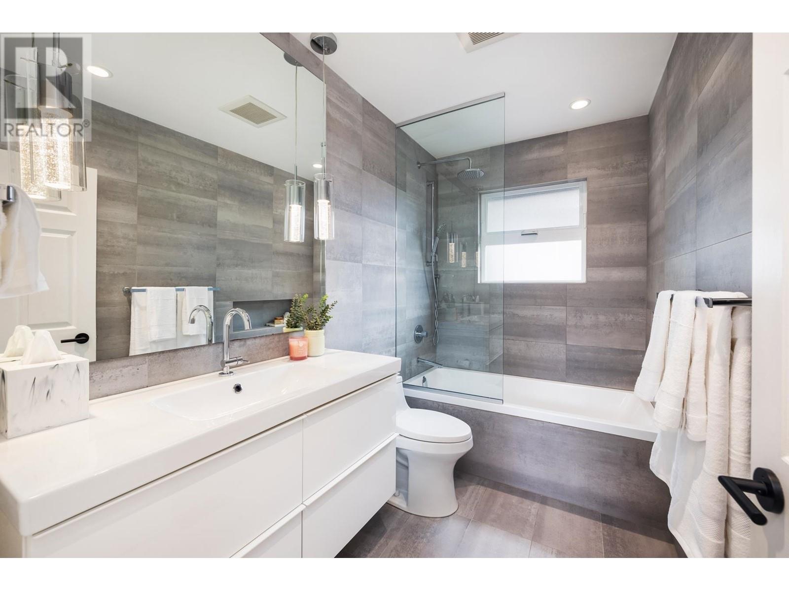 630 E 12th Street, North Vancouver, British Columbia  V7L 2K6 - Photo 20 - R2983740