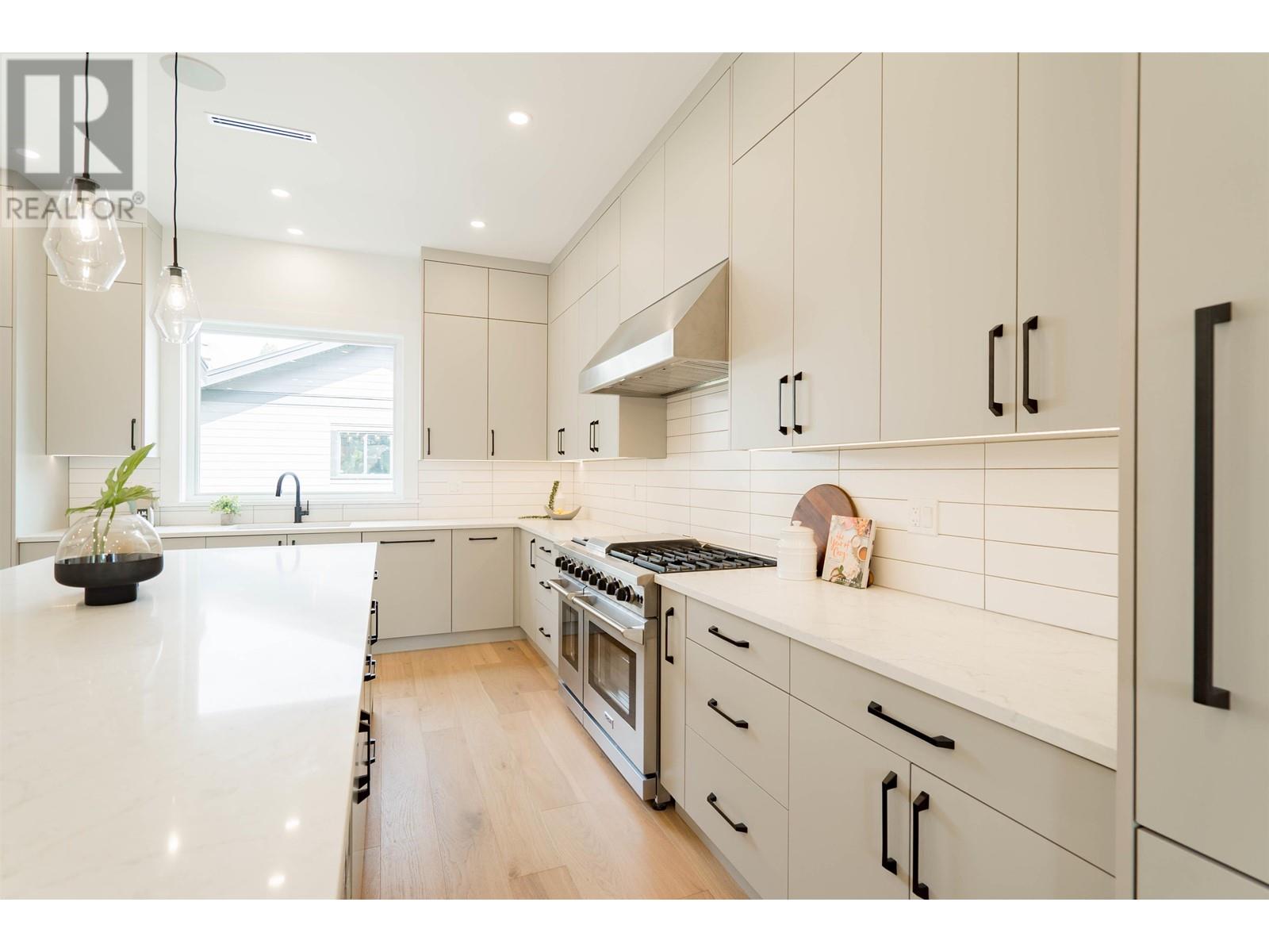 Property at 437 ELMER STREET image 4