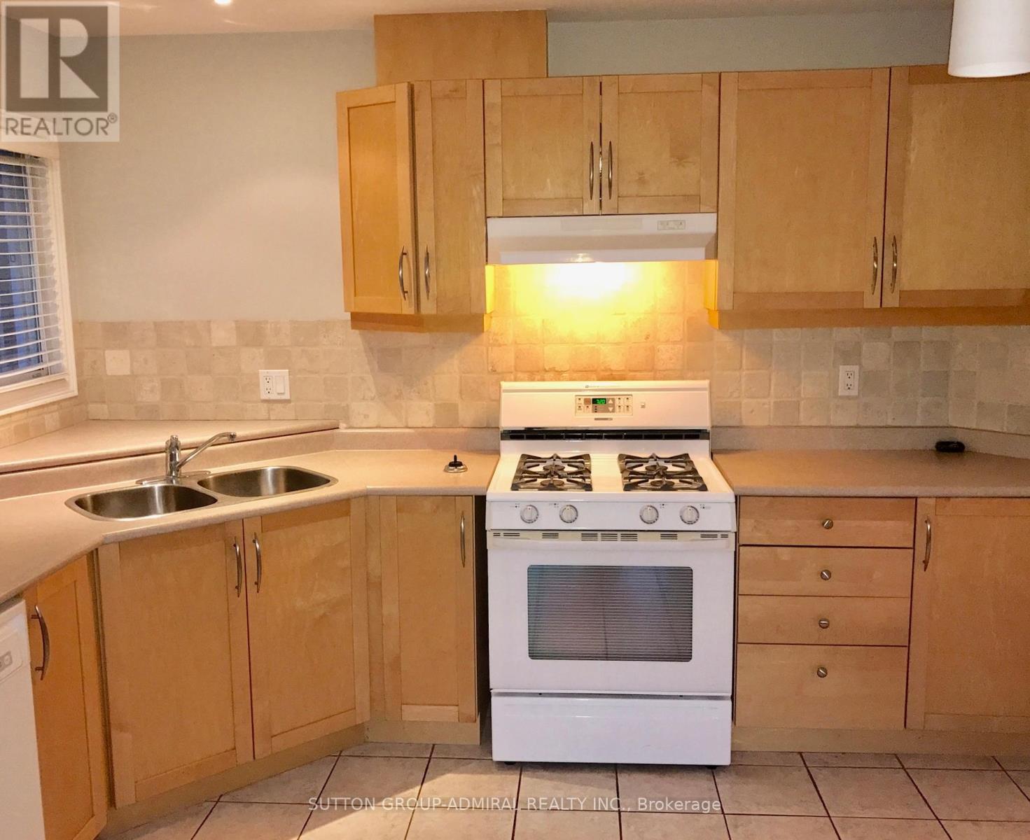 110 Mondavi Road, Vaughan (Sonoma Heights), Ontario  L4H 1L7 - Photo 7 - N12051904