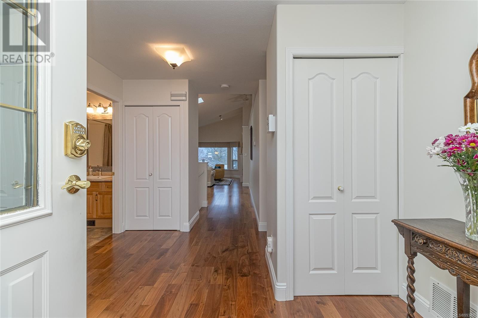 Property at 27 5980 Jaynes Rd image 3