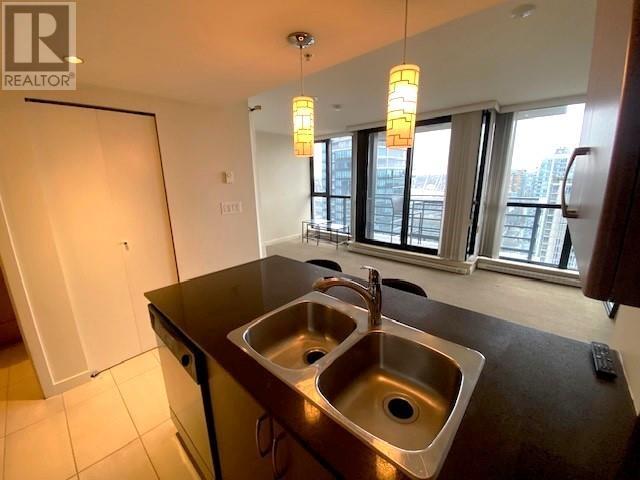 2703 909 Mainland Street, Vancouver, British Columbia  V6B 1S3 - Photo 2 - R2967944