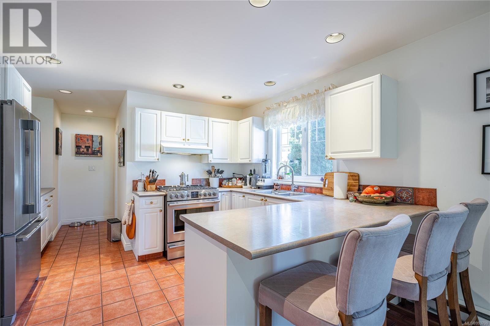 485 Head St, Esquimalt, British Columbia  V9A 5S1 - Photo 7 - 993700