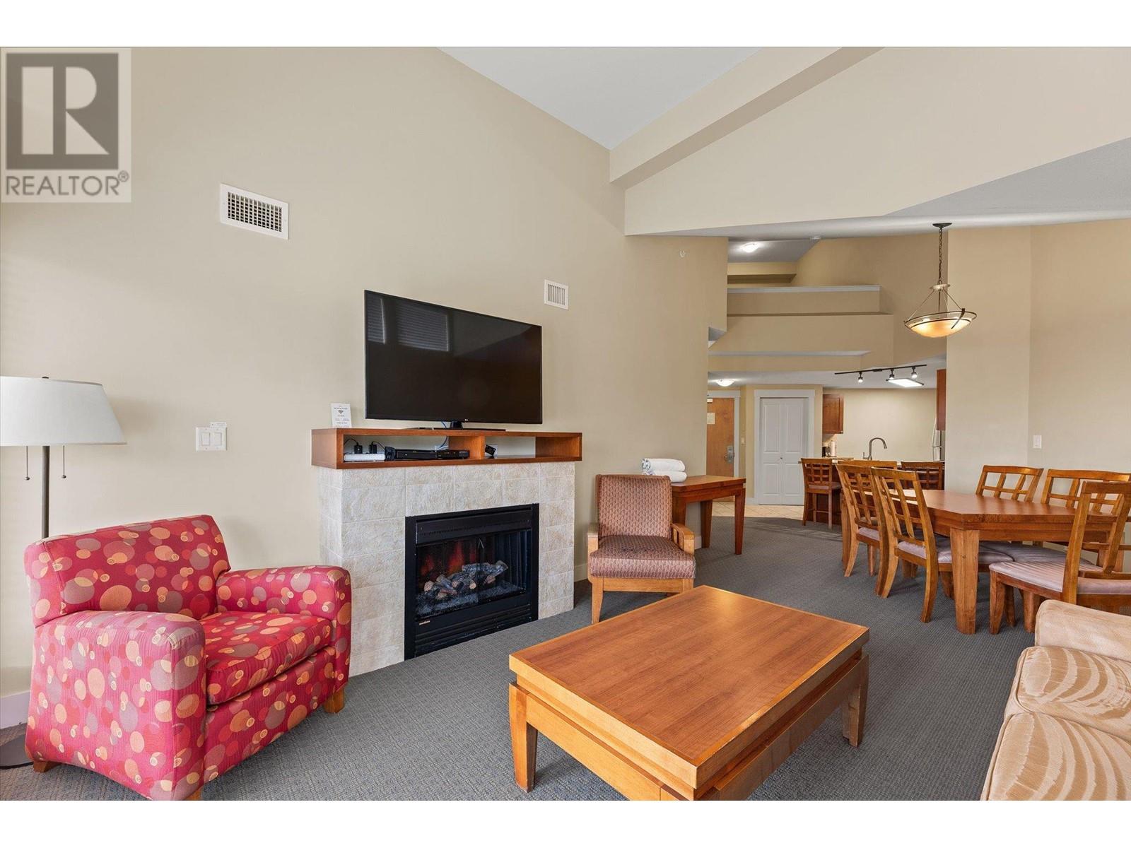 Property at 4205 Gellatly Road Unit# 404 image 2