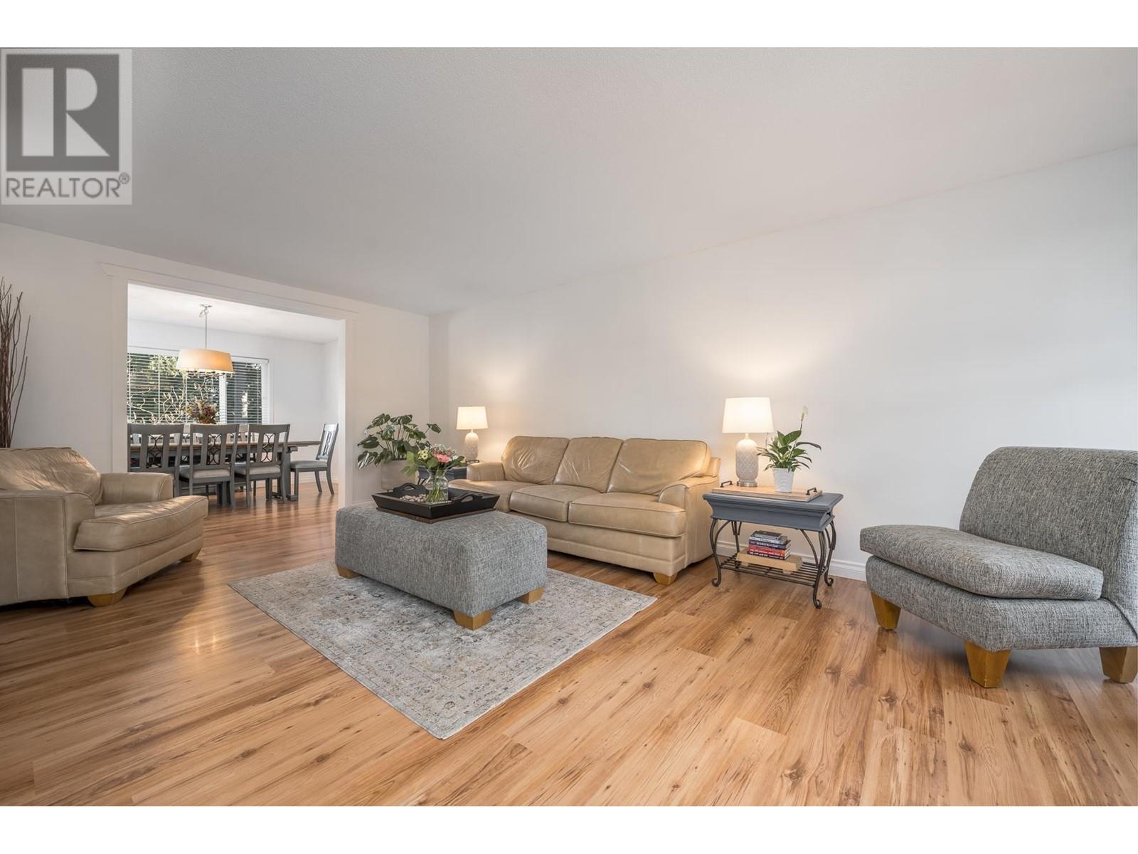 Property at 870 BAYVIEW DRIVE image 4