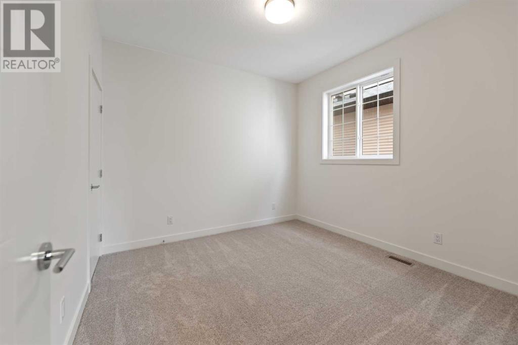 Property at 300, 15 Coopersfield Link SW image 5