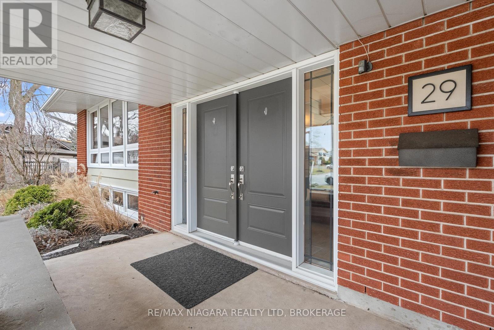 Property at 29 BEACON HILL DRIVE image 2