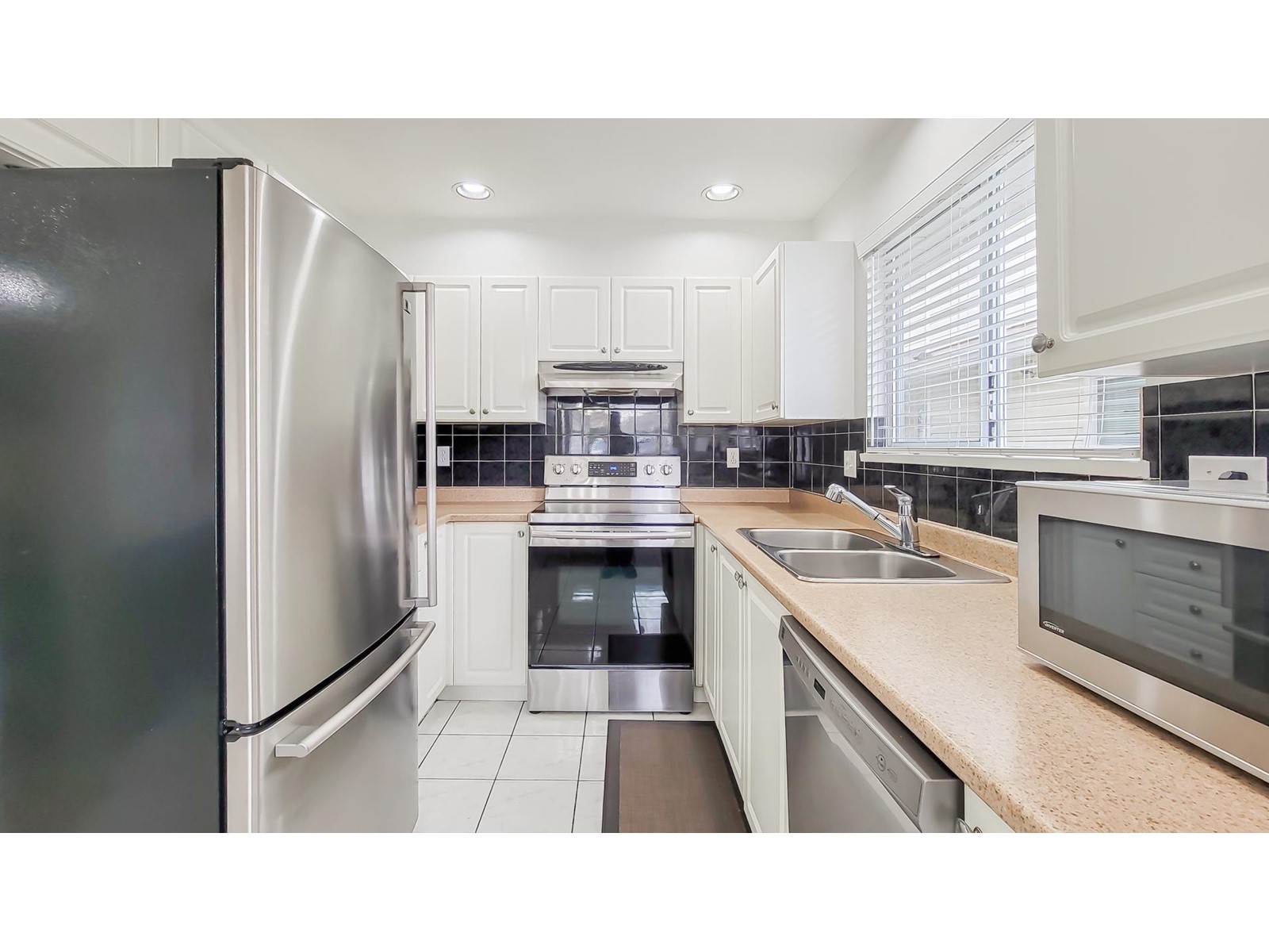 56 10038 155 Street, Surrey, British Columbia  V3R 0S2 - Photo 11 - R2981897