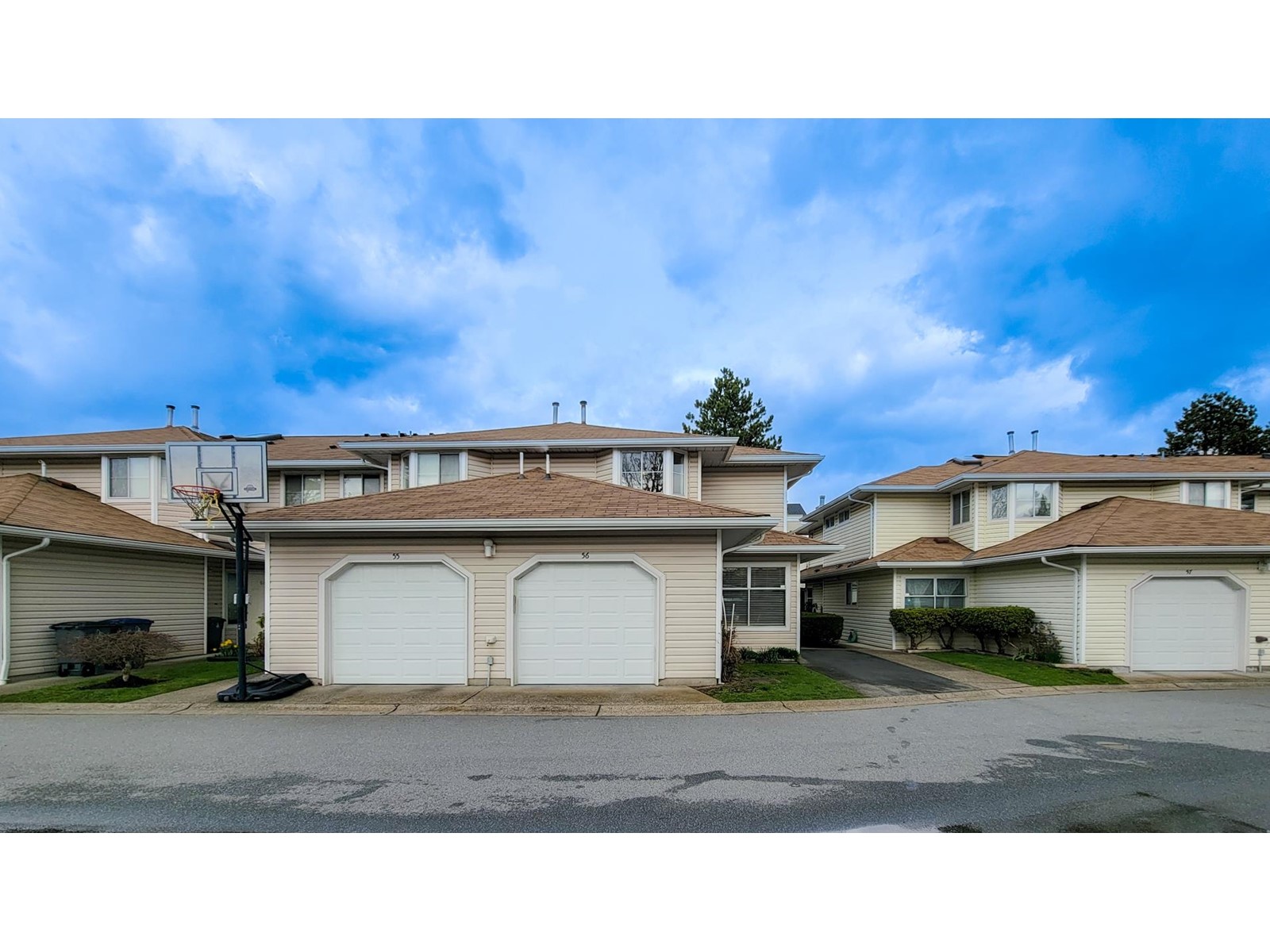 56 10038 155 Street, Surrey, British Columbia  V3R 0S2 - Photo 2 - R2981897