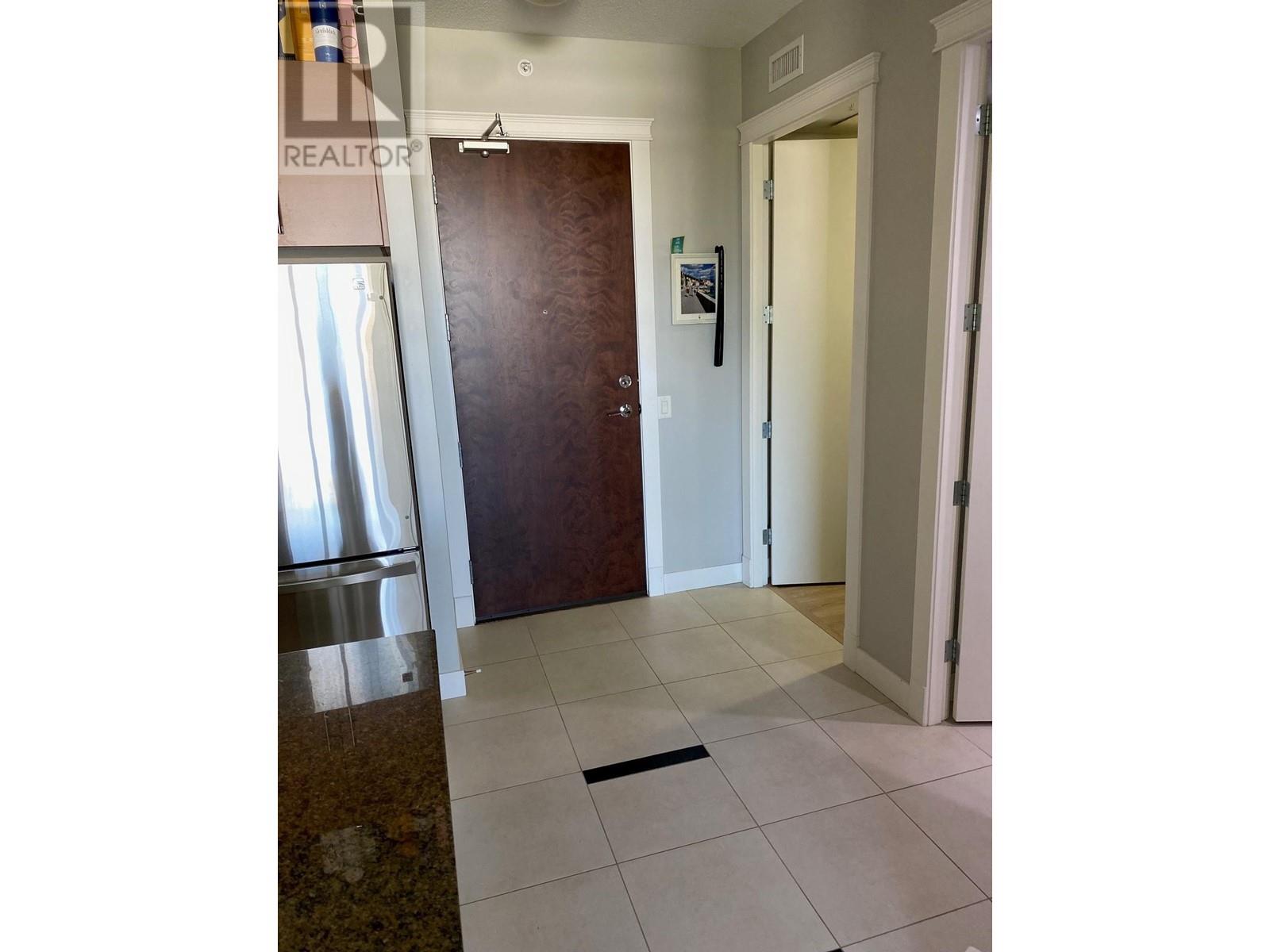 902 4250 Dawson Street, Burnaby, British Columbia  V5C 4B1 - Photo 2 - R2983829