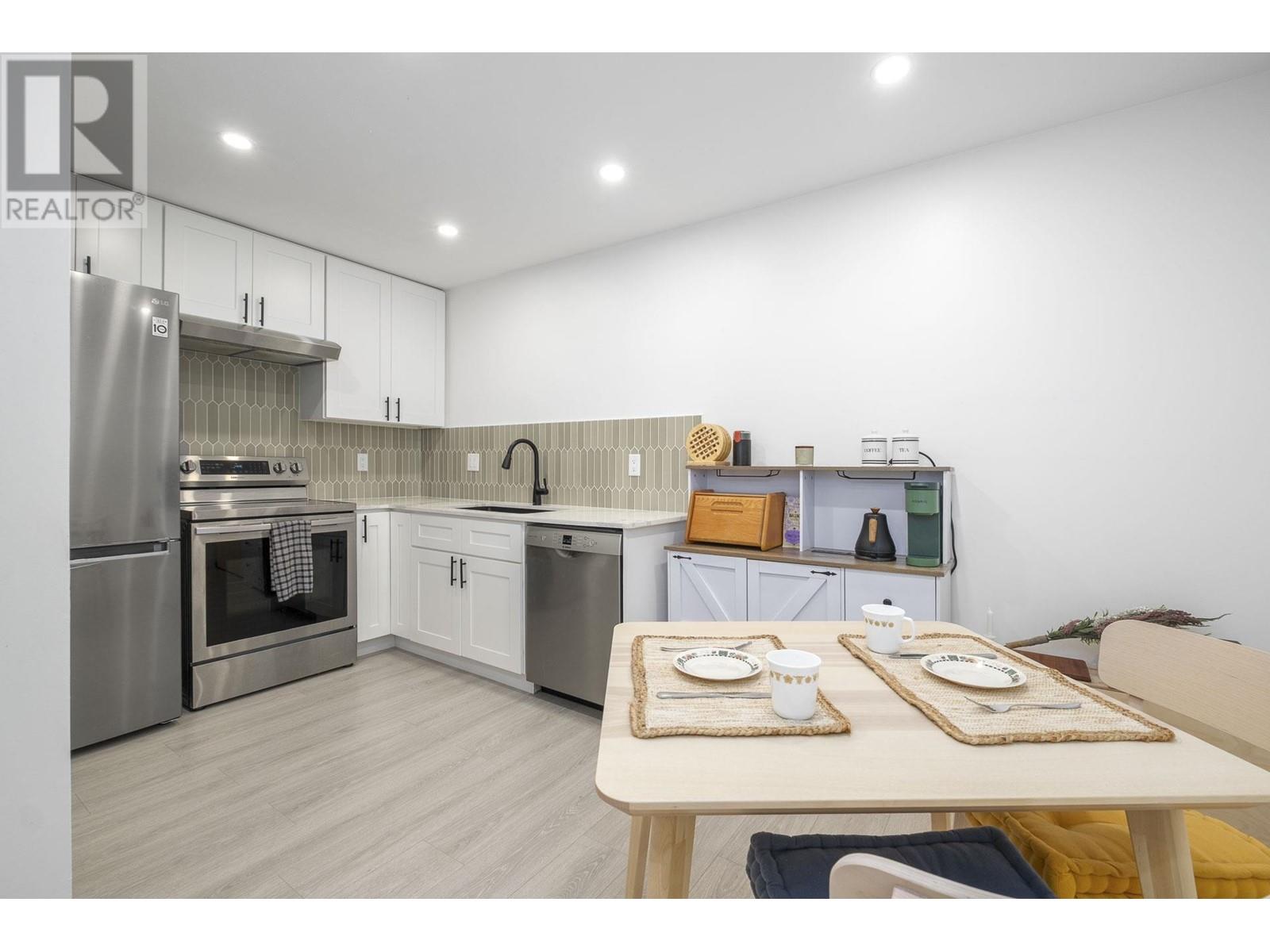 203 145 E 12th Street, North Vancouver, British Columbia  V7L 2J3 - Photo 5 - R2983888