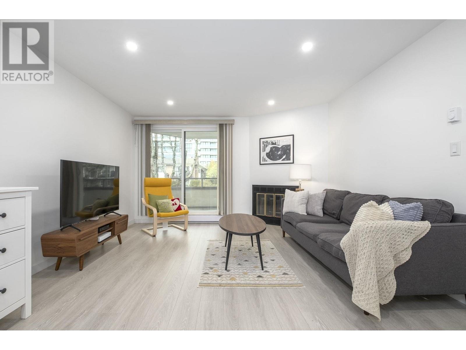 203 145 E 12th Street, North Vancouver, British Columbia  V7L 2J3 - Photo 6 - R2983888