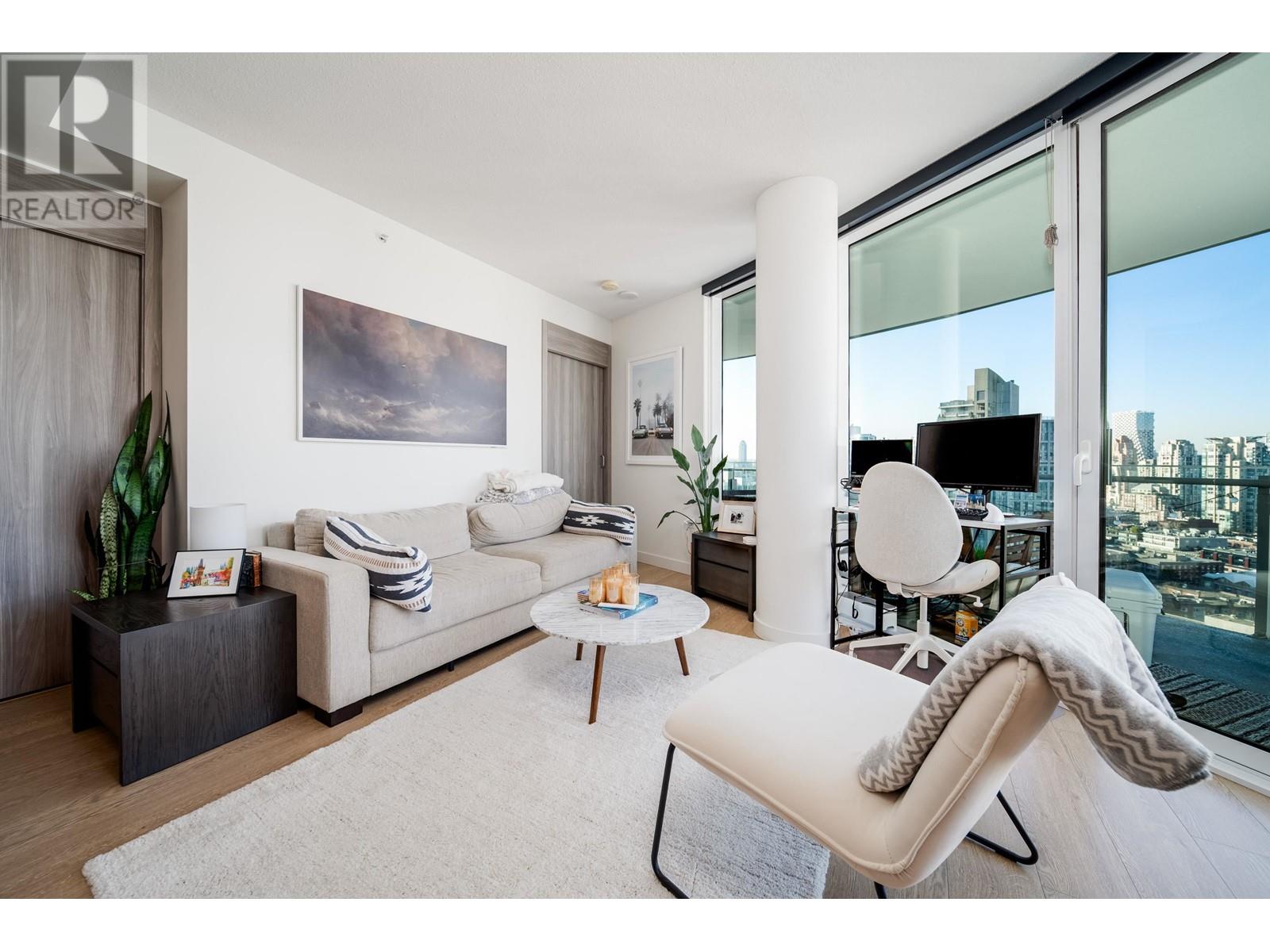 Listing Picture 4 of 28 : 2705 89 NELSON STREET, Vancouver / 溫哥華 - 魯藝地產 Yvonne Lu Group - MLS Medallion Club Member