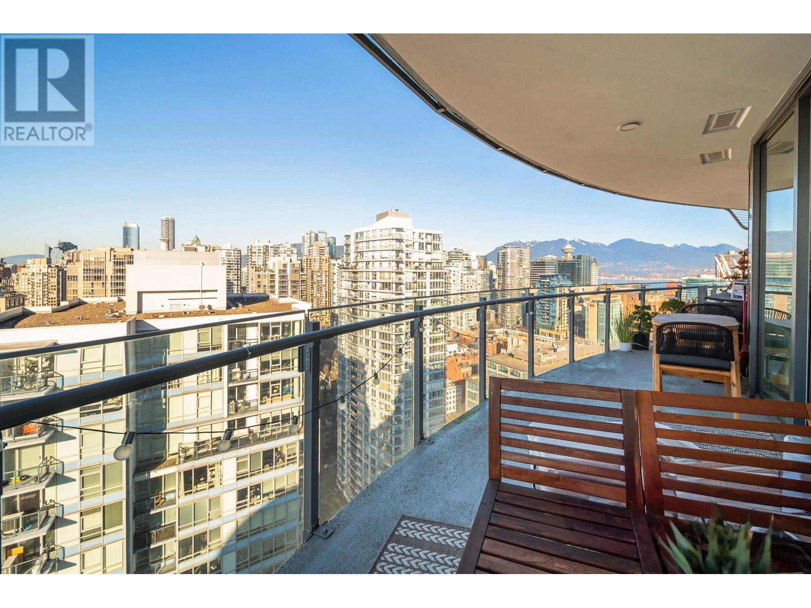 Listing Picture 16 of 28 : 2705 89 NELSON STREET, Vancouver / 溫哥華 - 魯藝地產 Yvonne Lu Group - MLS Medallion Club Member