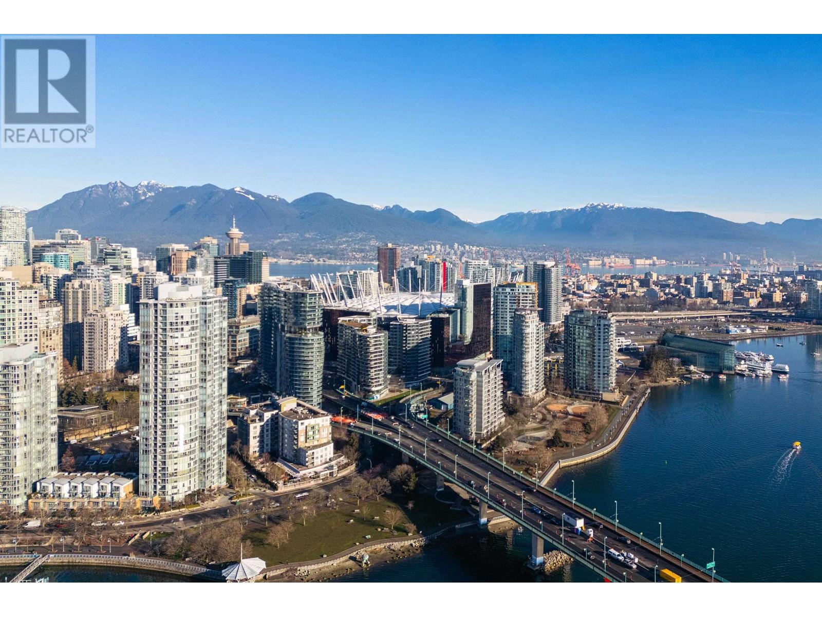 Listing Picture 25 of 28 : 2705 89 NELSON STREET, Vancouver / 溫哥華 - 魯藝地產 Yvonne Lu Group - MLS Medallion Club Member