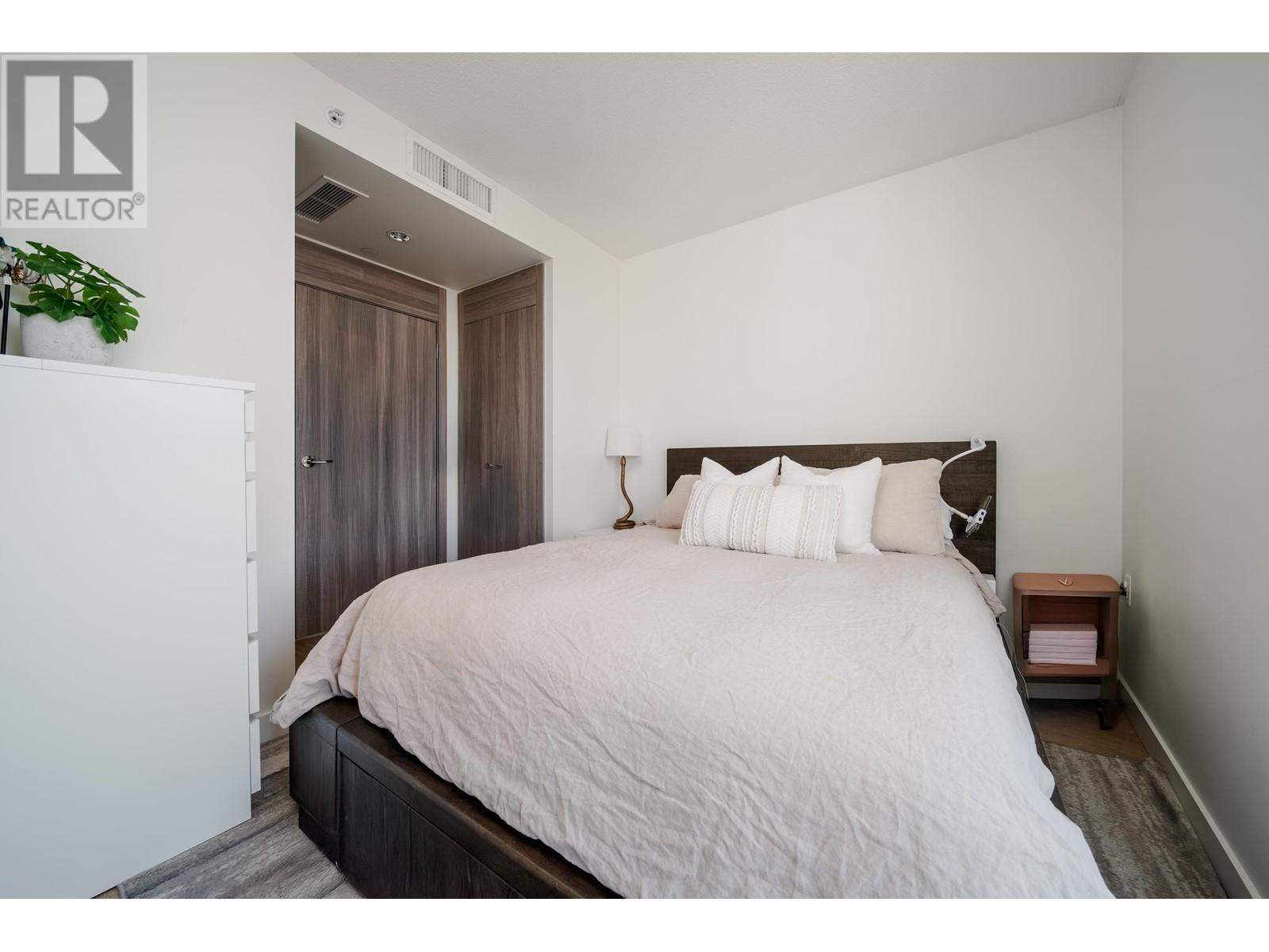 Listing Picture 6 of 28 : 2705 89 NELSON STREET, Vancouver / 溫哥華 - 魯藝地產 Yvonne Lu Group - MLS Medallion Club Member