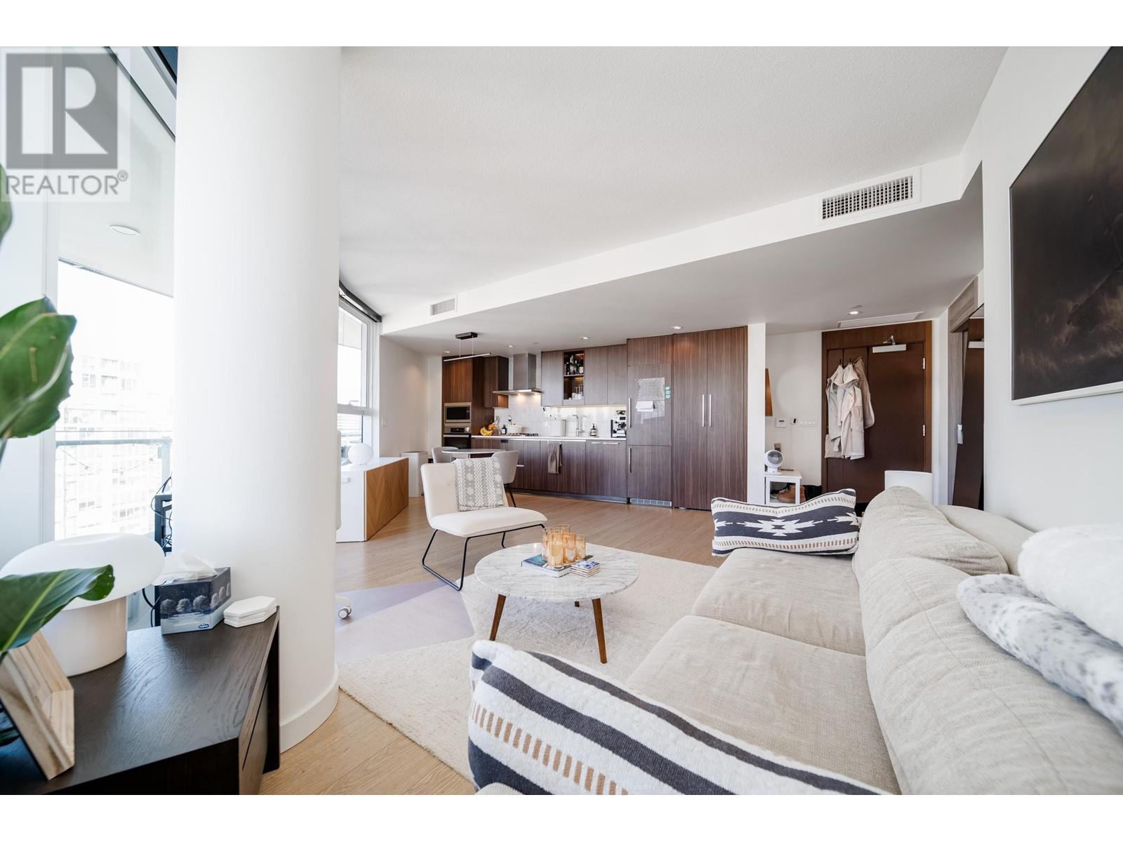 2705 89 NELSON STREET, Vancouver