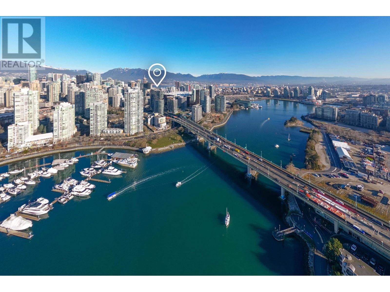 Listing Picture 24 of 28 : 2705 89 NELSON STREET, Vancouver / 溫哥華 - 魯藝地產 Yvonne Lu Group - MLS Medallion Club Member