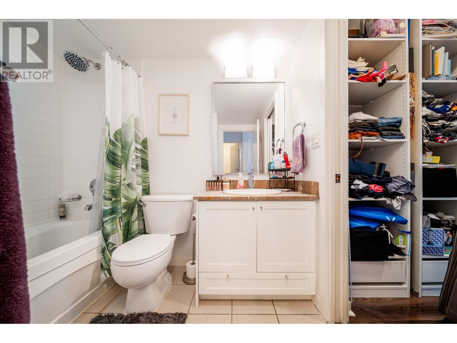 Listing Picture 13 of 35 : 1907 938 SMITHE STREET, Vancouver / 溫哥華 - 魯藝地產 Yvonne Lu Group - MLS Medallion Club Member