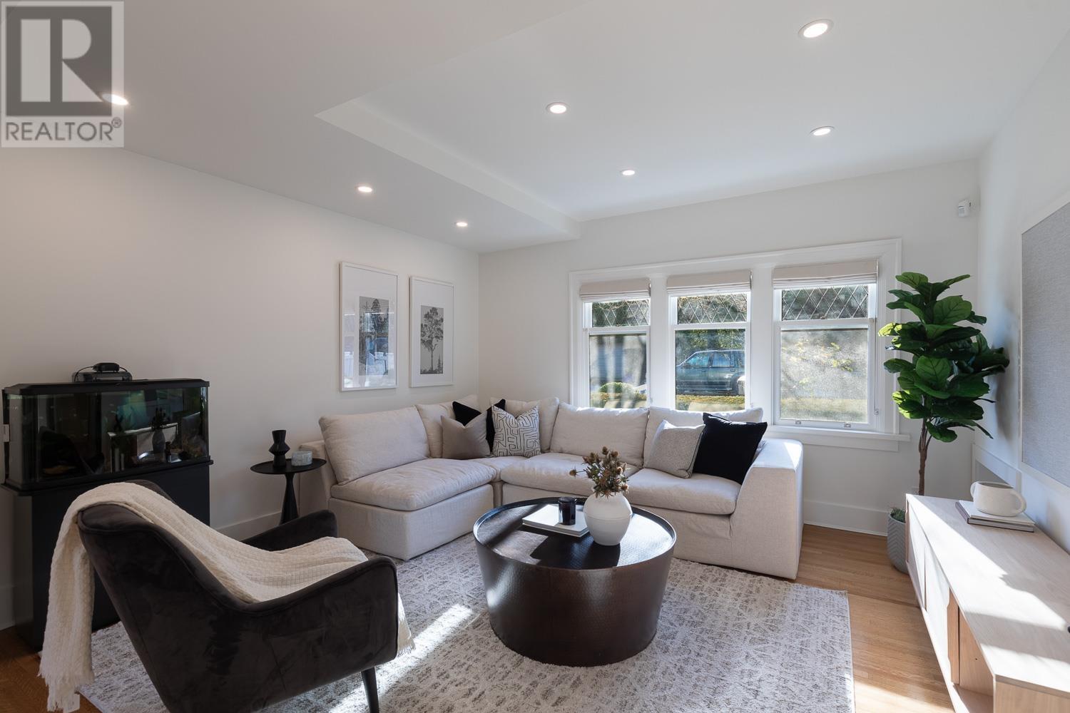 2037 Quilchena Crescent, Vancouver, British Columbia  V6M 1E2 - Photo 3 - R2983866
